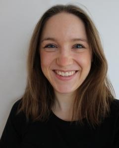 Dr Leonie  John