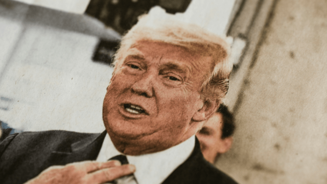 Opinion: 'Doing business' at the White House has become a fool's errand